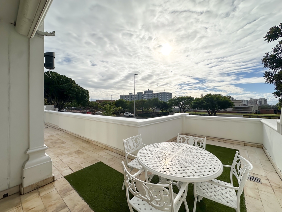 2 Bedroom Property for Sale in Sea Point Western Cape
